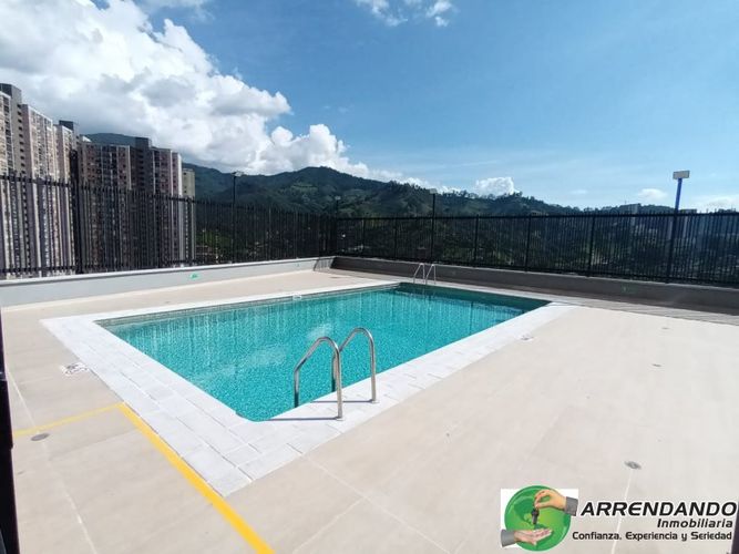 Apartamento de 3 alcobas en venta en Las Lomitas, Sabaneta, 74 m² · foto 2 de 23