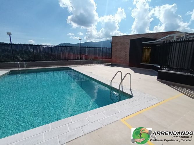 Apartamento de 3 alcobas en venta en Las Lomitas, Sabaneta, 74 m² · foto 3 de 23