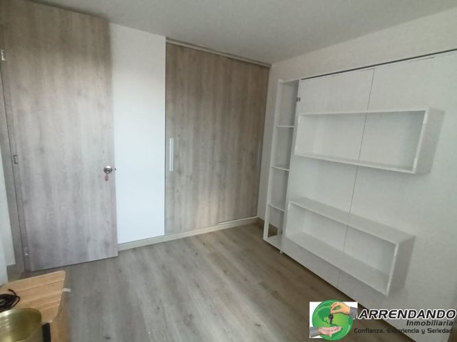 Apartamento de 3 alcobas en venta en Las Lomitas, Sabaneta, 74 m² · foto 4 de 23