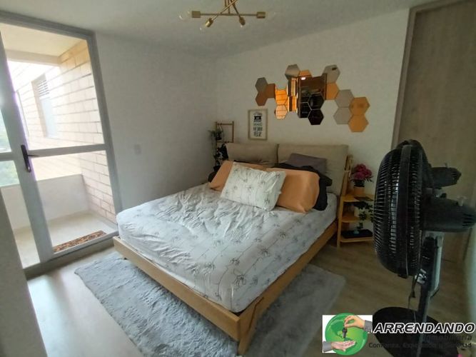 Apartamento de 3 alcobas en venta en Las Lomitas, Sabaneta, 74 m² · foto 10 de 23