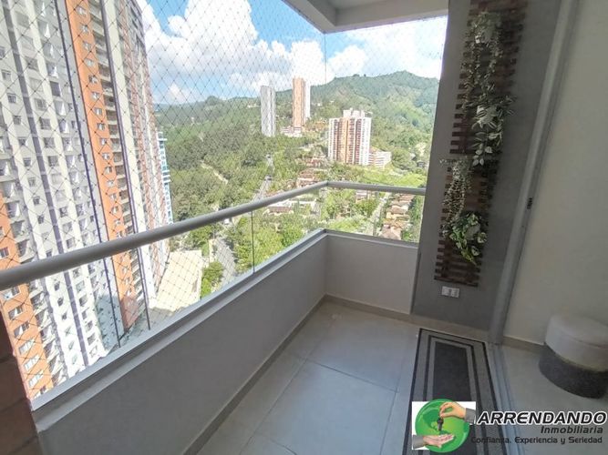 Apartamento de 3 alcobas en venta en Las Lomitas, Sabaneta, 74 m² · foto 18 de 23