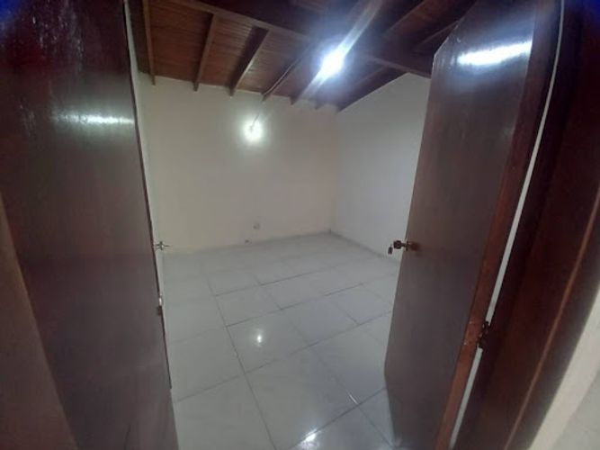Oficina en arriendo en Simon Bolivar, Medellín, 180 m² · foto 2 de 24