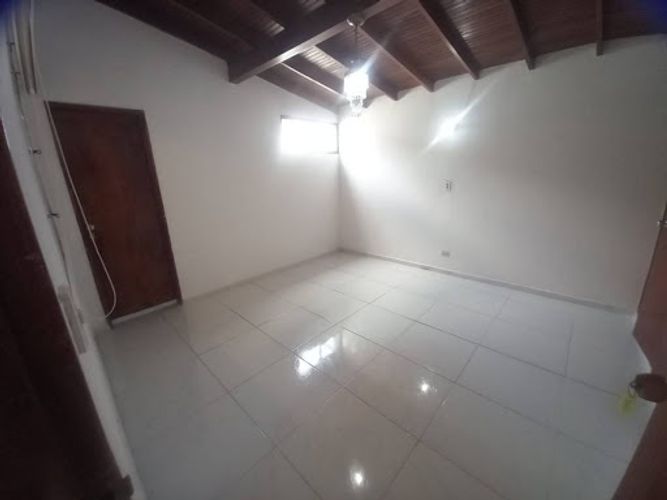 Oficina en arriendo en Simon Bolivar, Medellín, 180 m² · foto 3 de 24