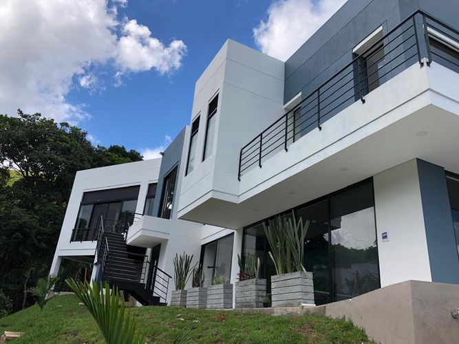 Casa de 4 alcobas en venta en Canadas Potreritos, Ibagué, 520 m² · foto 9 de 10