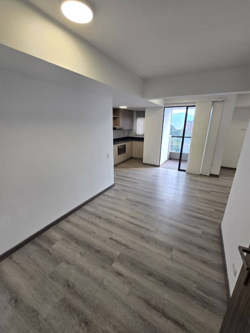Apartamento en arriendo en Las Palmas, Medellín · foto 2 de 14