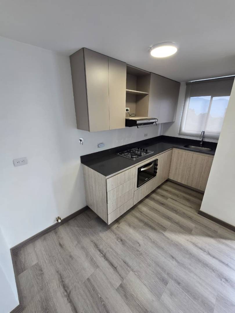 Apartamento en arriendo en Las Palmas, Medellín · foto 3 de 14