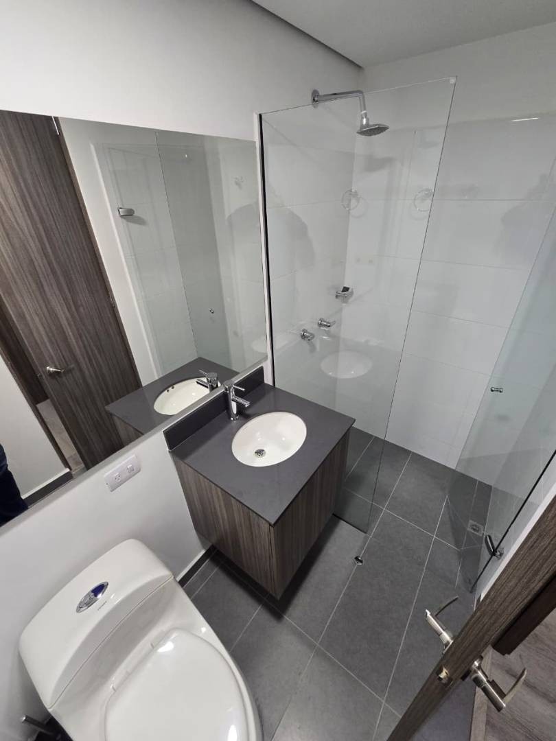 Apartamento en arriendo en Las Palmas, Medellín · foto 4 de 14