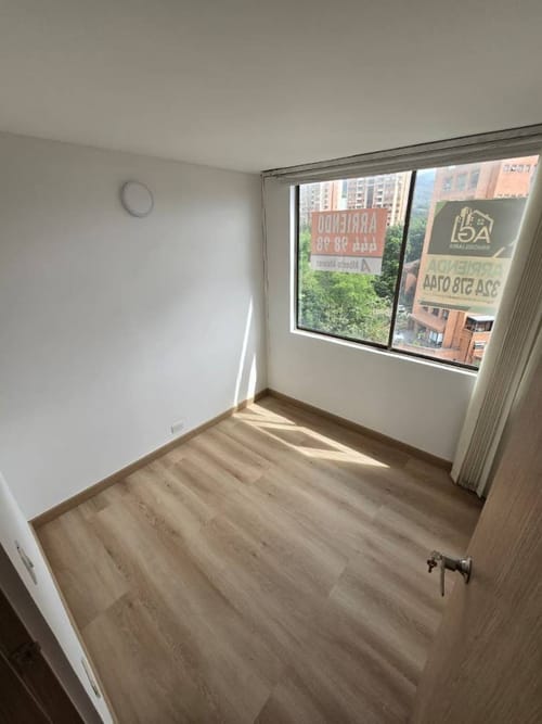 Apartamento de 3 alcobas en arriendo en El Diamante No. 2, Medellín, 89 m² · foto 5 de 13