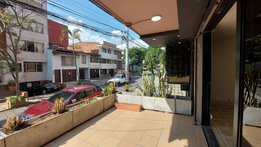 Casa en arriendo en Laureles, Medellín · foto 2 de 24