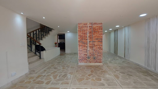 Casa en arriendo en Laureles, Medellín · foto 3 de 24
