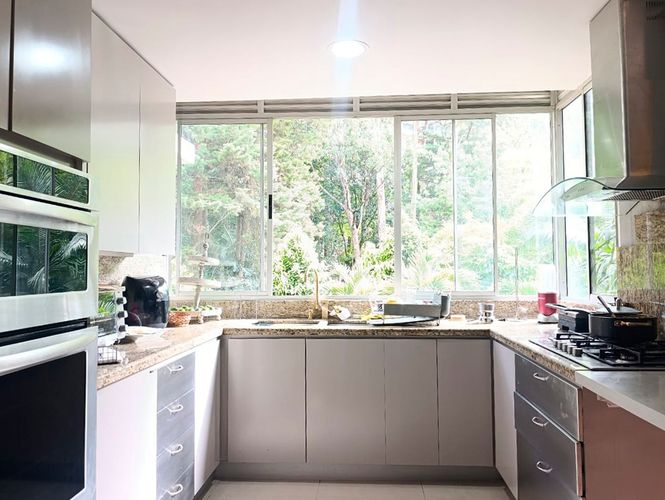 Apartamento de 3 alcobas en arriendo en El Poblado, Medellín, 270 m² · foto 6 de 18