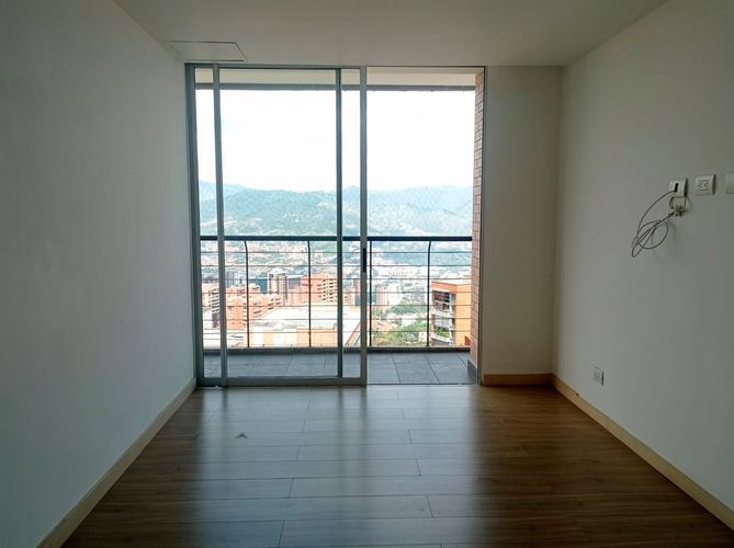 Apartamento de 3 alcobas en arriendo en El Poblado, Medellín, 219 m² · foto 9 de 19