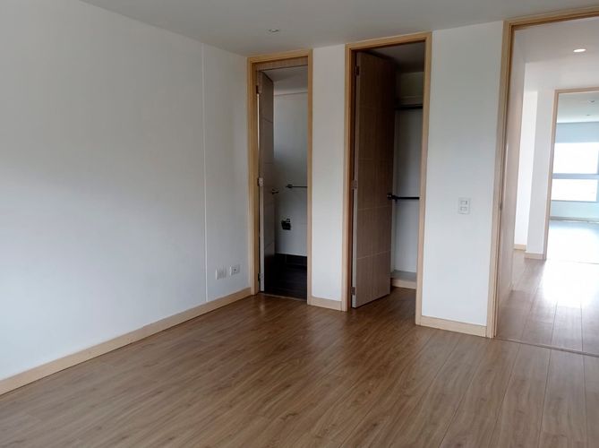 Apartamento de 3 alcobas en arriendo en El Poblado, Medellín, 219 m² · foto 12 de 19