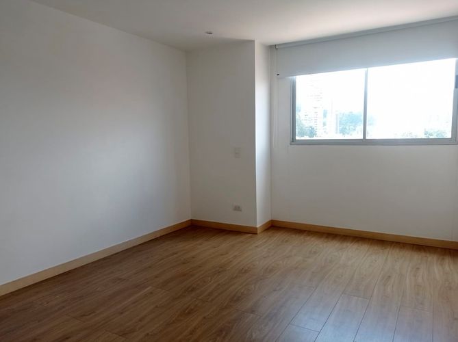 Apartamento de 3 alcobas en arriendo en El Poblado, Medellín, 219 m² · foto 13 de 19