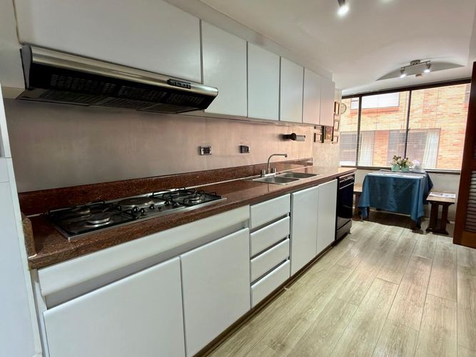 Apartamento en venta en Los Rosales, Bogotá · foto 17 de 24