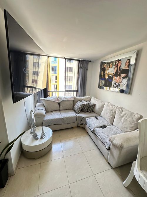 Apartamento de 3 alcobas en venta en Paseo De Los Almendros, Cali, 60 m² · foto 2 de 11