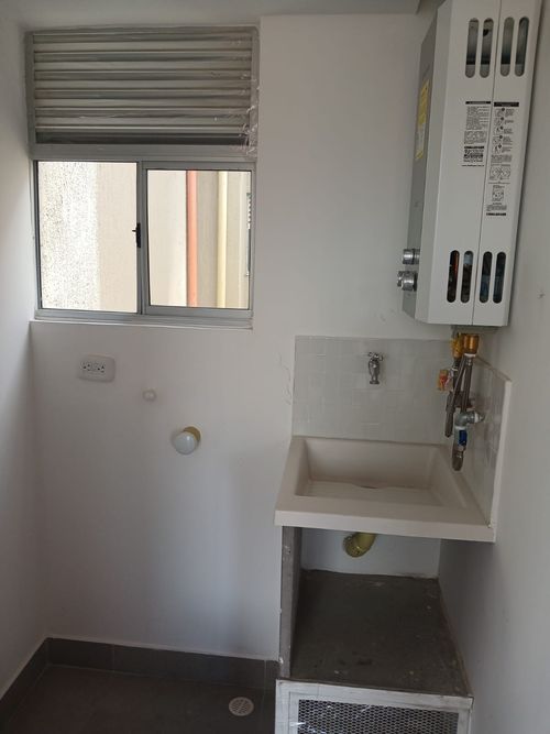 Apartamento de 2 alcobas en venta en San Pedro, Madrid, 54 m² · foto 2 de 15