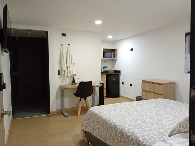 Casa de 9 alcobas en venta en Laureles, Medellín, 300 m² · foto 3 de 17