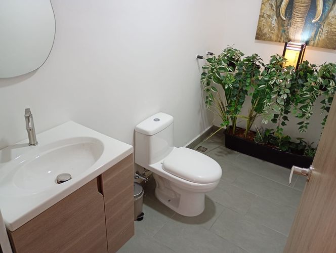 Casa de 9 alcobas en venta en Laureles, Medellín, 300 m² · foto 6 de 17