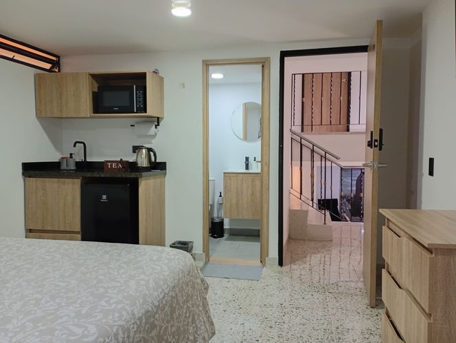 Casa de 9 alcobas en venta en Laureles, Medellín, 300 m² · foto 10 de 17