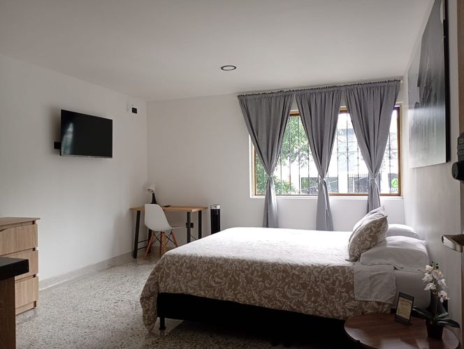Casa de 9 alcobas en venta en Laureles, Medellín, 300 m² · foto 7 de 17