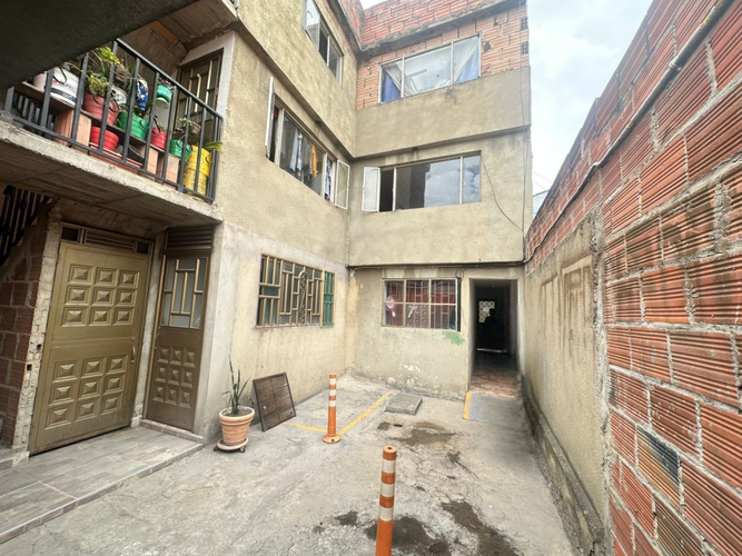 Casa de 7 alcobas en venta en San Mateo, Soacha, 346 m² · foto 3 de 11