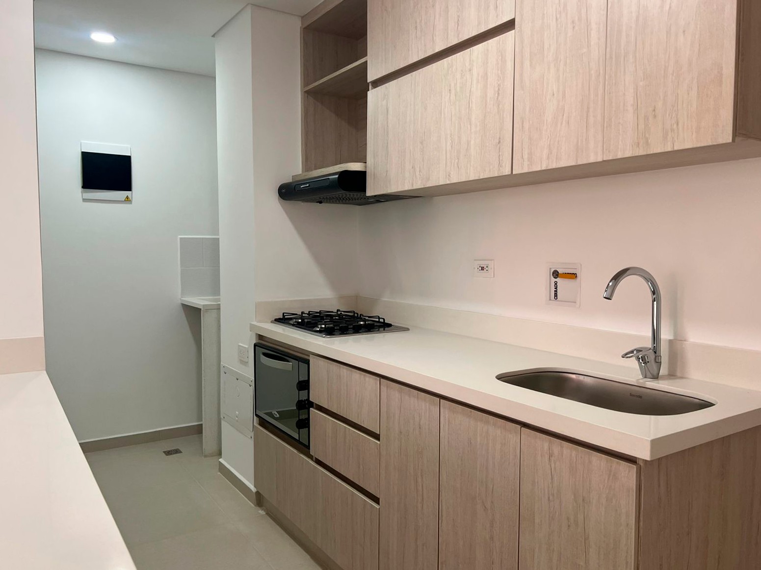 Apartamento en arriendo en Loma Del Barro, Envigado · foto 4 de 15