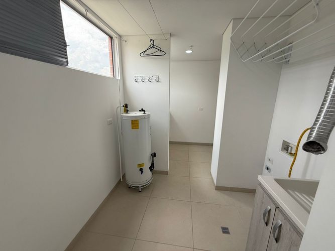 Apartamento de 3 alcobas en arriendo en Escobero, Envigado, 155 m² · foto 14 de 24
