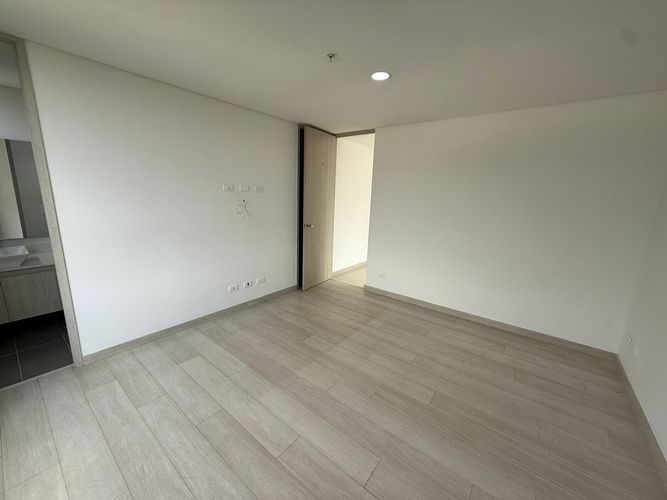Apartamento de 3 alcobas en arriendo en Escobero, Envigado, 155 m² · foto 23 de 24