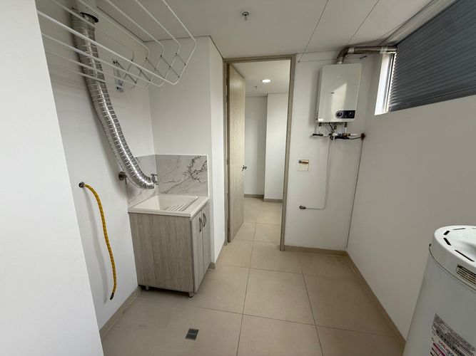 Apartamento de 3 alcobas en arriendo en Escobero, Envigado, 155 m² · foto 15 de 24