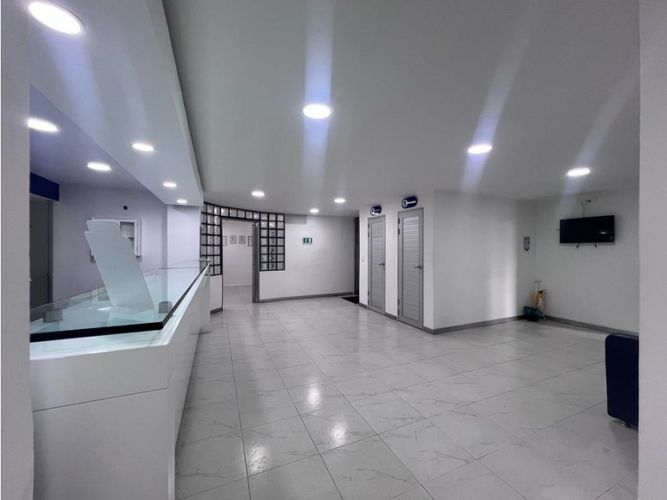 Oficina en arriendo en El Centro, Manizales, 220 m² · foto 3 de 24