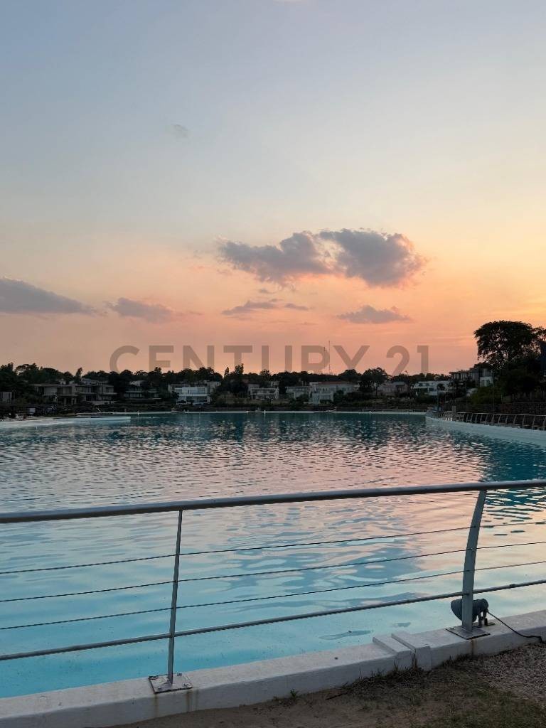 Departamento de Lujo Amoblado con Vista Panorámica a la Crystal Lagoon en Edificio Bali, Aqua Village, Altos, Cordillera. 2 Dormitorios, 3 Baños, 1 Estacionamiento. Terreno 110m², Construcción 110m². ¡Disfrute del amenity más valorado a nivel mundial por — foto 2