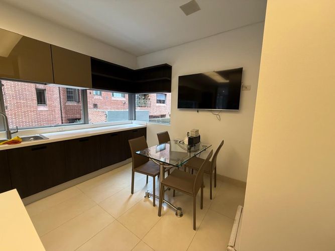 Apartamento de 3 alcobas en arriendo en Chicó Reservado, Bogotá, 331 m² · foto 7 de 21