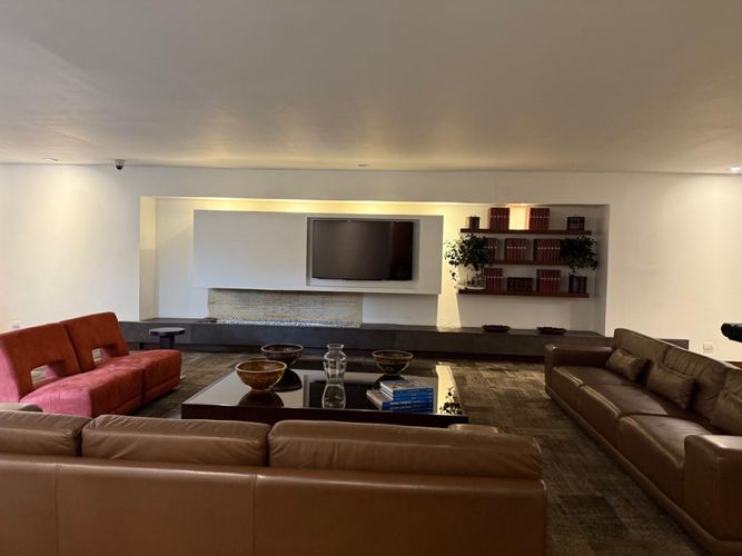 Apartamento de 3 alcobas en arriendo en Chicó Reservado, Bogotá, 331 m² · foto 19 de 21
