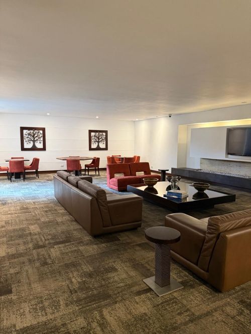 Apartamento de 3 alcobas en arriendo en Chicó Reservado, Bogotá, 331 m² · foto 20 de 21