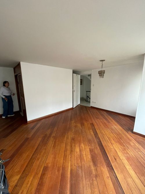Apartamento de 3 alcobas en venta en Pardo Rubio, Bogotá, 110 m² · foto 2 de 18