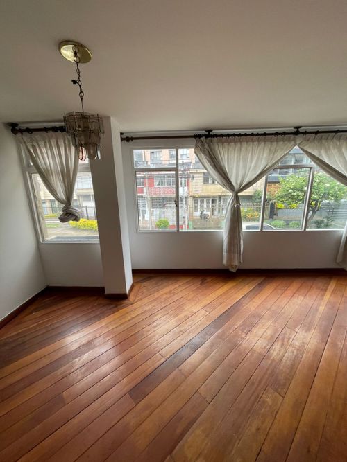 Apartamento de 3 alcobas en venta en Pardo Rubio, Bogotá, 110 m² · foto 3 de 18