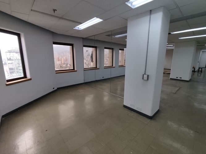Oficina en arriendo en La Candelaria, Medellín, 377 m² · foto 5 de 16