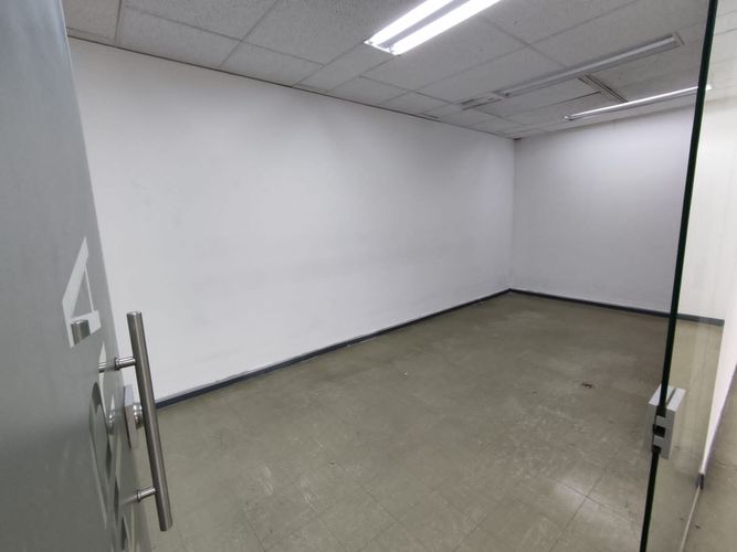 Oficina en arriendo en La Candelaria, Medellín, 377 m² · foto 7 de 16