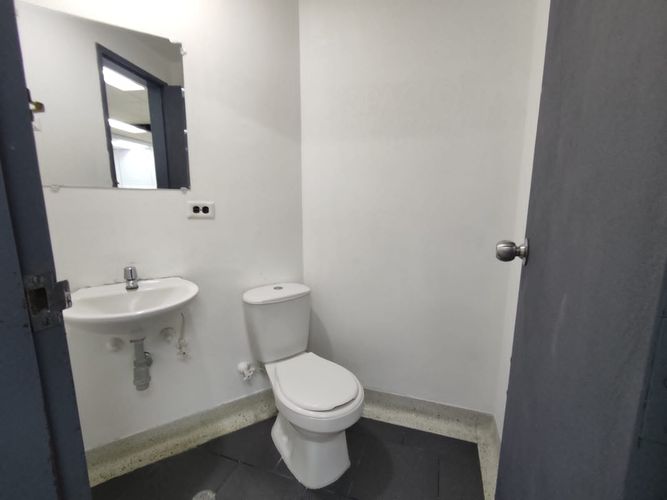 Oficina en arriendo en La Candelaria, Medellín, 377 m² · foto 10 de 16