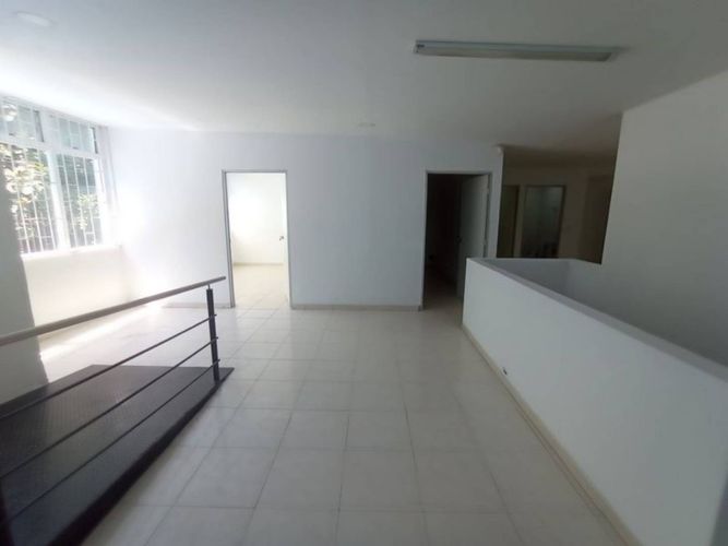 Casa de 15 alcobas en arriendo en Quirinal, Neiva, 344 m² · foto 9 de 14