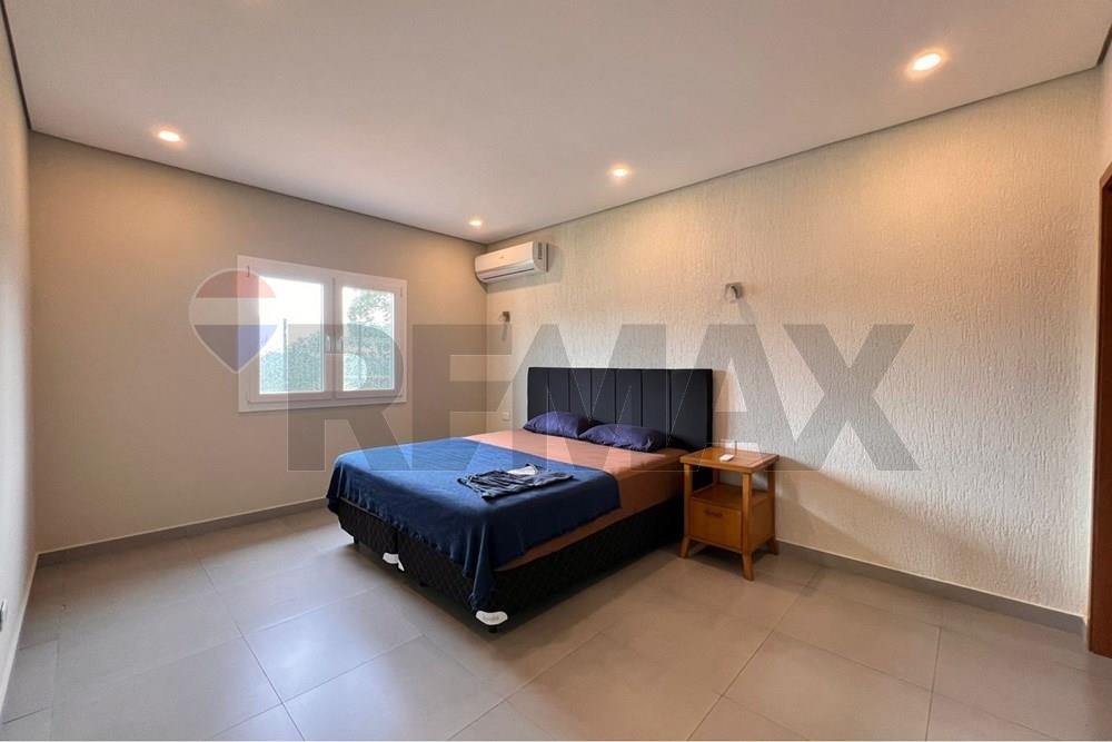 Moderna Residencia con Piscina en Caacupé: Estilo y Confort Recién Construidos — foto 2