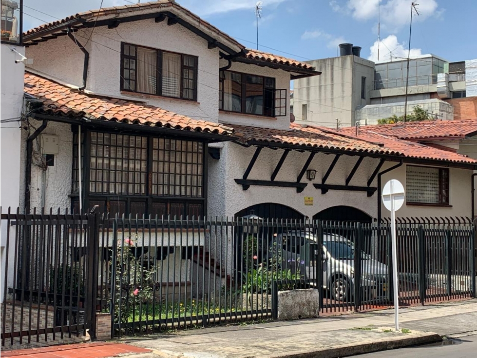 Casa en venta en Santa Barbara, Bogotá · foto 2 de 24