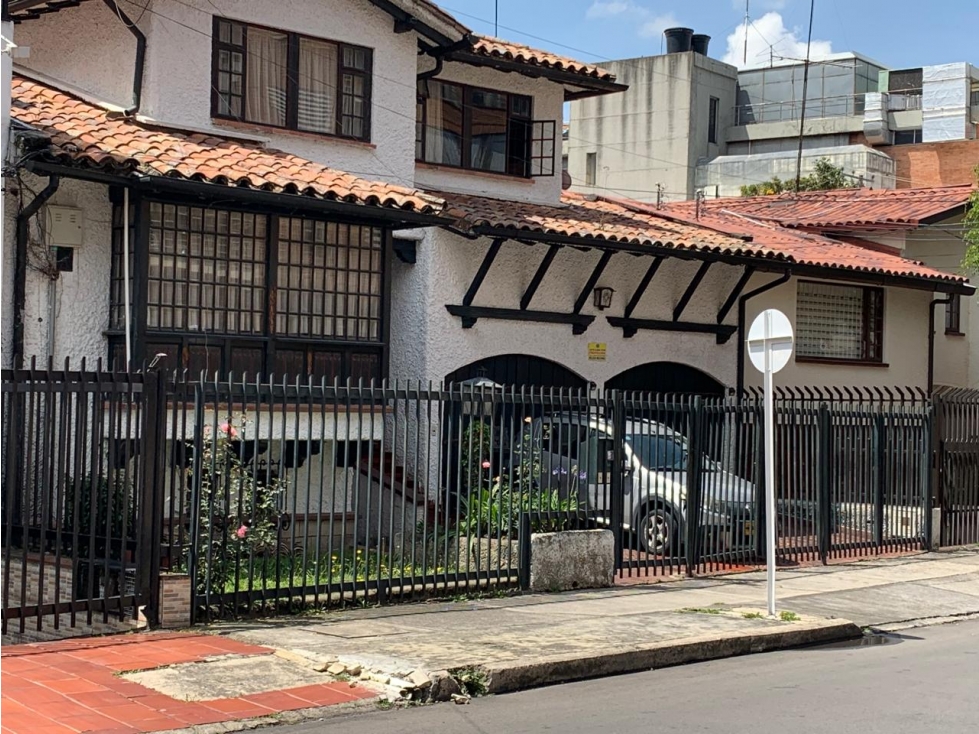 Casa en venta en Santa Barbara, Bogotá · foto 3 de 24