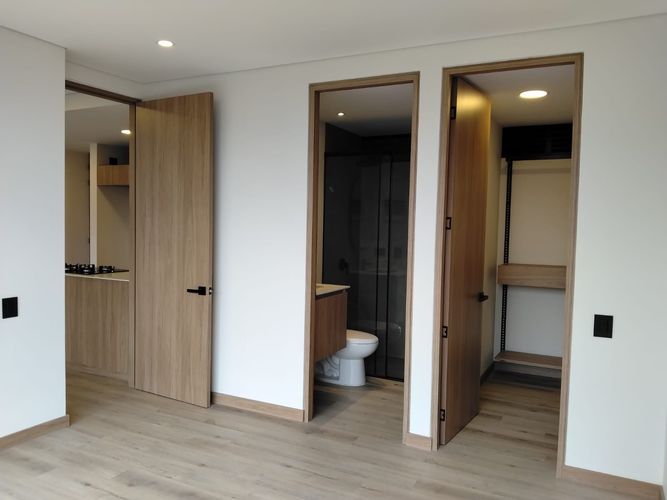 Apartamento de 1 alcoba en venta en El Poblado, Medellín, 82 m² · foto 8 de 17