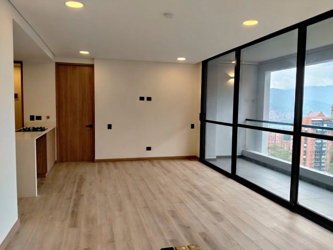 Apartamento de 1 alcoba en venta en El Poblado, Medellín, 82 m² · foto 2 de 17