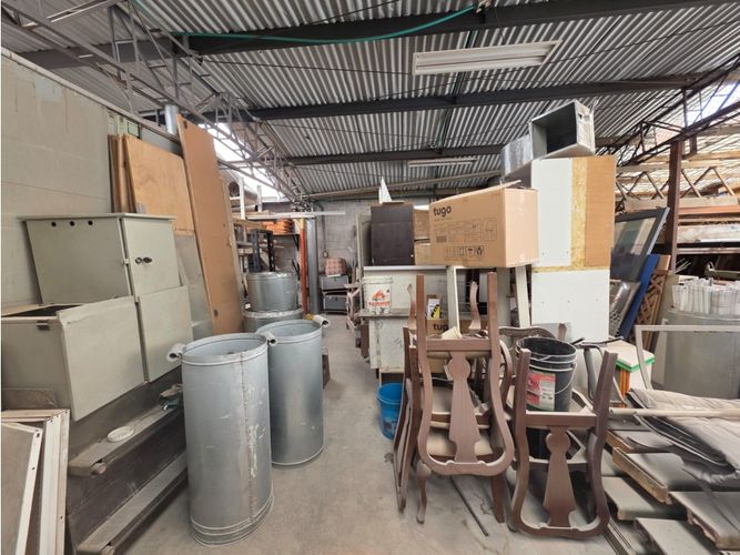 Bodega en arriendo en La América, Medellín, 235 m² · foto 6 de 12