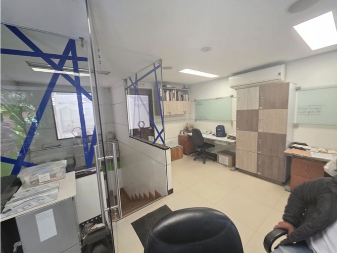Bodega en arriendo en La América, Medellín, 235 m² · foto 9 de 12