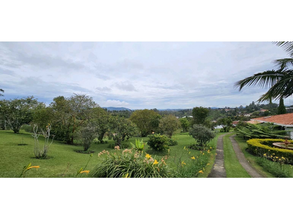 4BR Country House in Mampuesto (270 m²) for Sale - 4