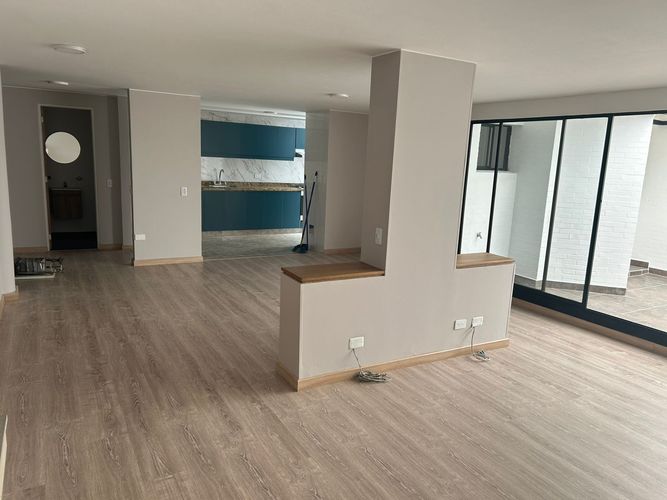Apartamento de 3 alcobas en venta en Santa Barbara Occidental, Bogotá, 170 m² · foto 3 de 22